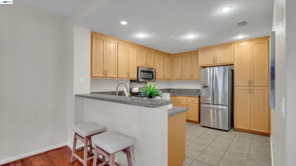 $799,800 | 170 North N Street, Unit 102, Livermore, CA 94550