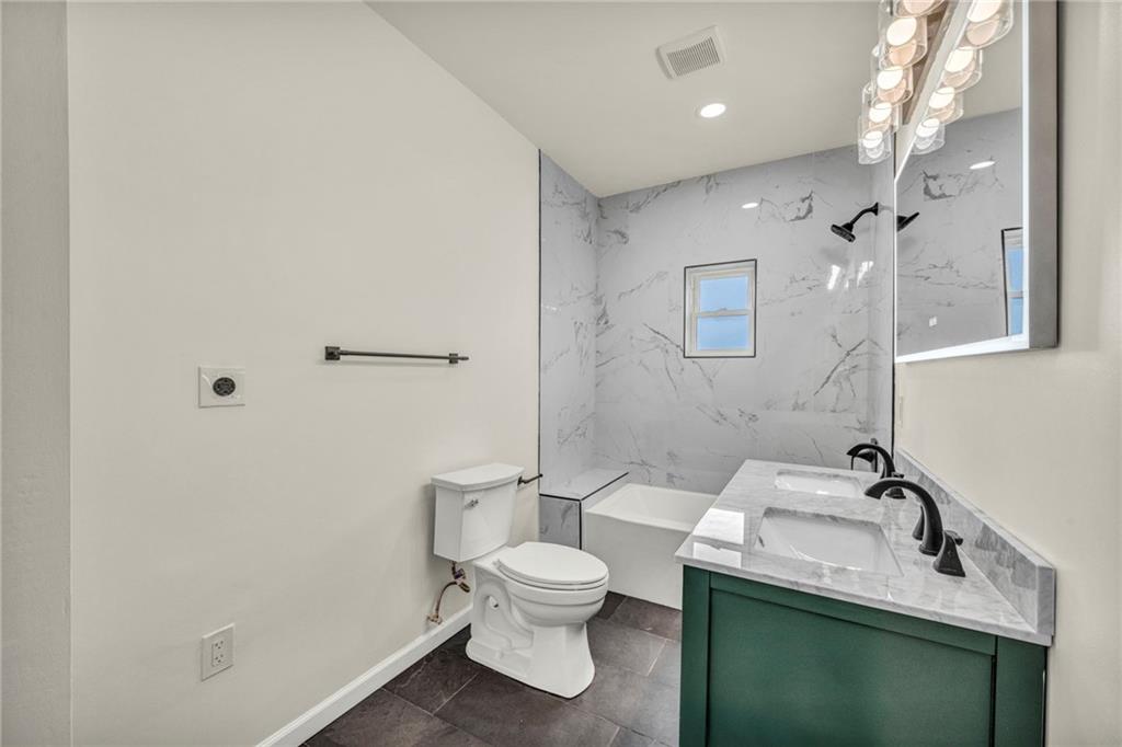 5115 Poe Way Pittsburgh, PA 15201 - Photo 8 of 32