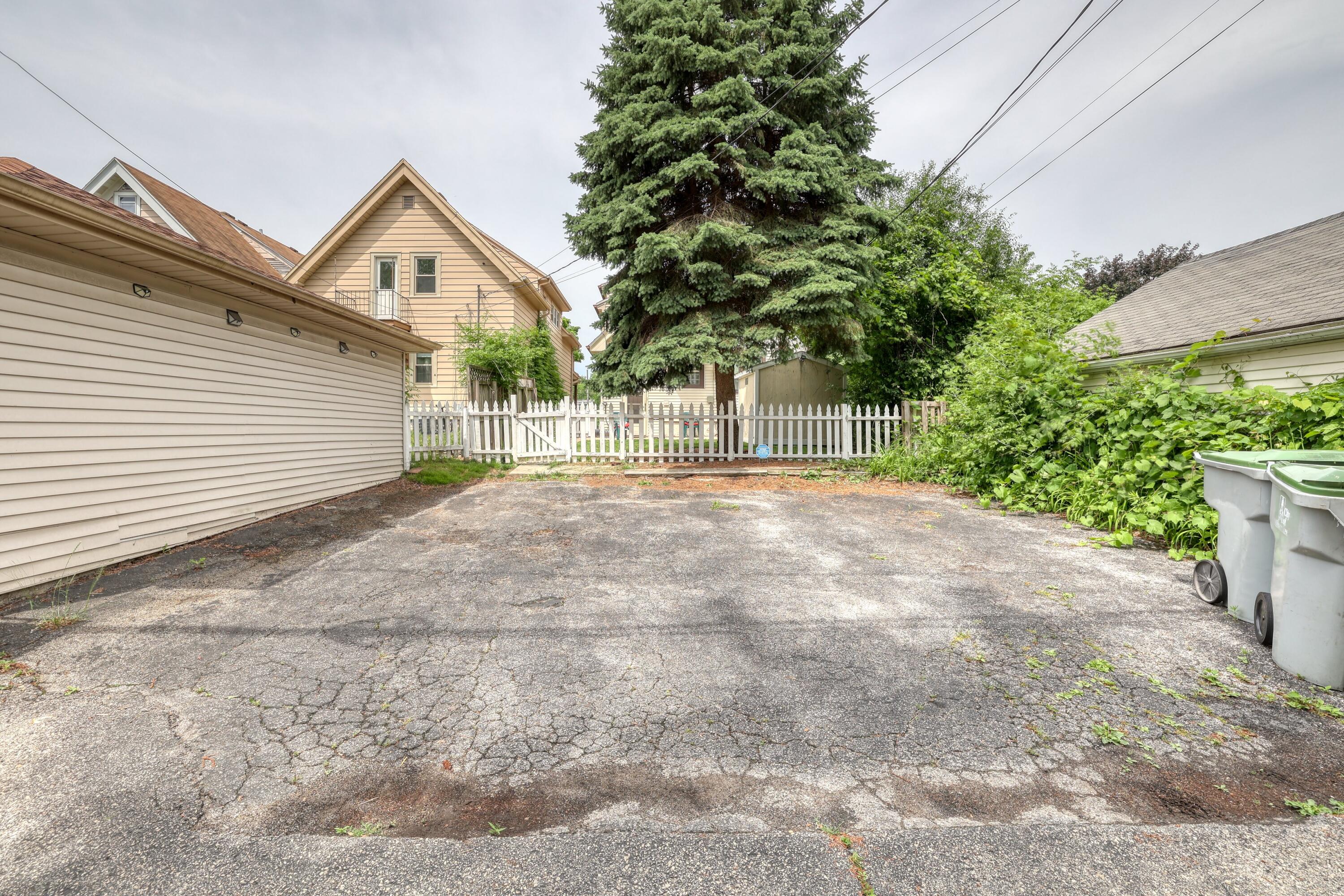 206 North 68th Street Milwaukee, WI 53213 - Photo 25 of 25 Rear Parking Pad