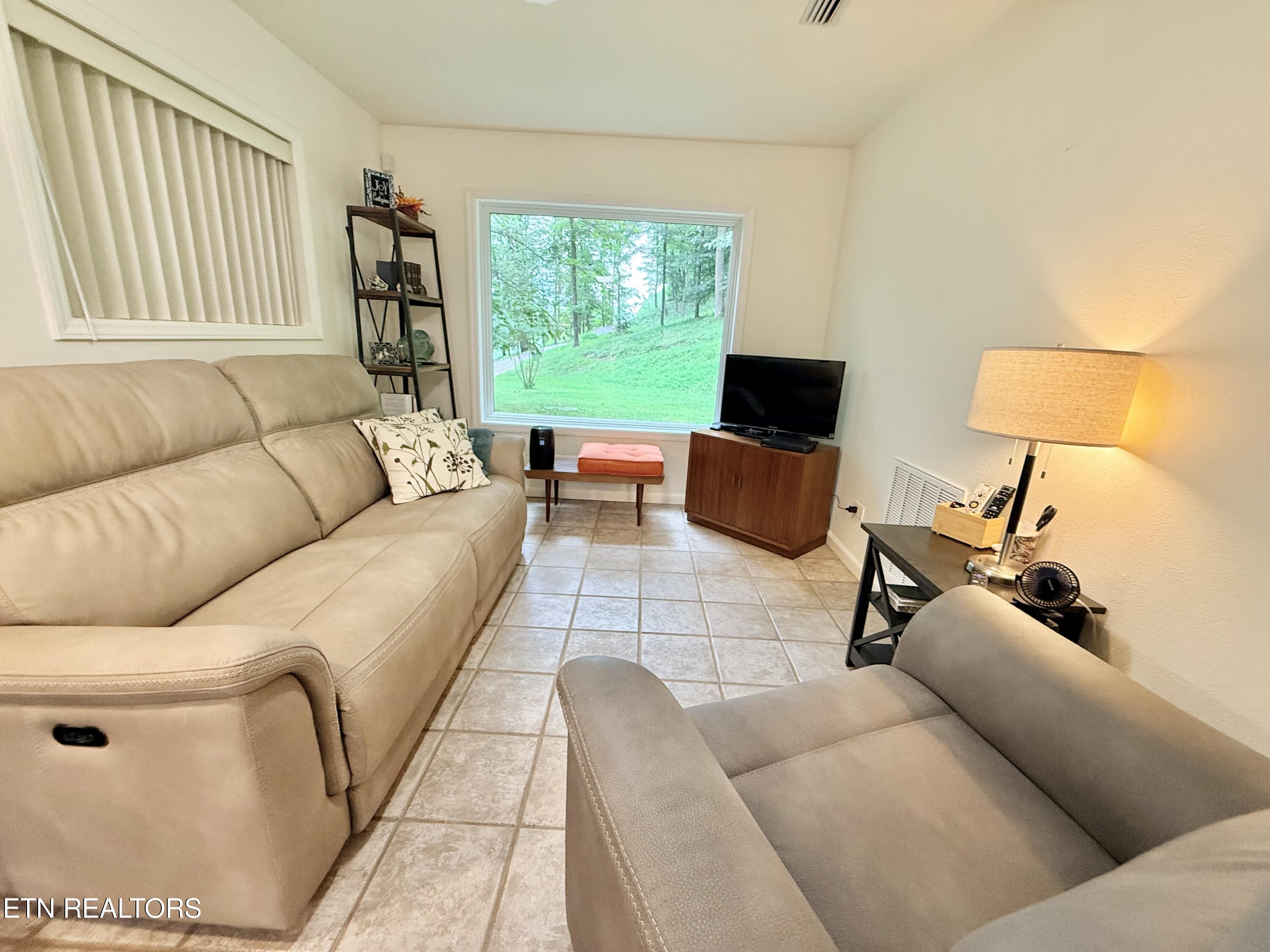 2808 Cave Springs Road Dryden, VA 24243 - Photo 6 of 31 IMG_2416
