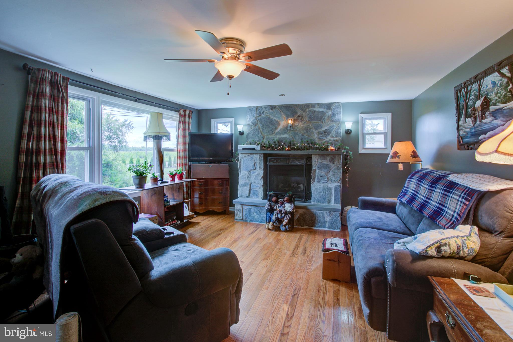 1716 River Road Marietta, PA 17547 - Photo 4 of 28 Gallery Image 4