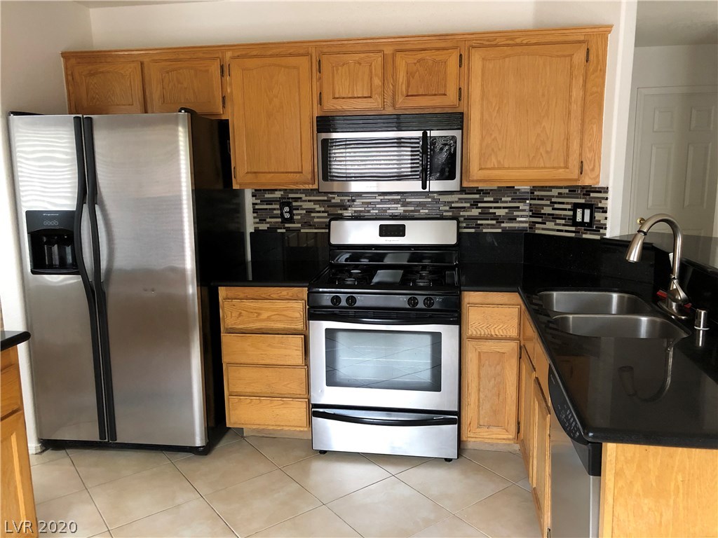 2403 Rue De Versailles Henderson, NV 89074 - Photo 14 of 21