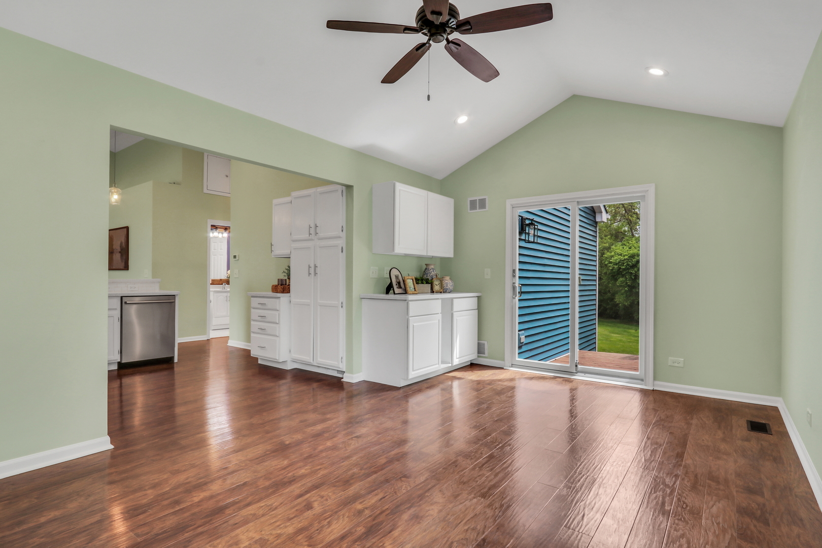 6292 Eagle Ridge Drive Gurnee, IL 60031 - Photo 10 of 43 Gallery Image 10