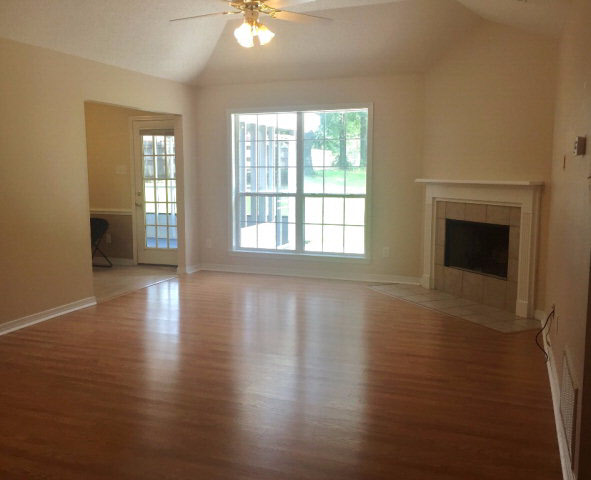 189 Robbins Boulevard Daphne, AL 36526 - Photo 2 of 17