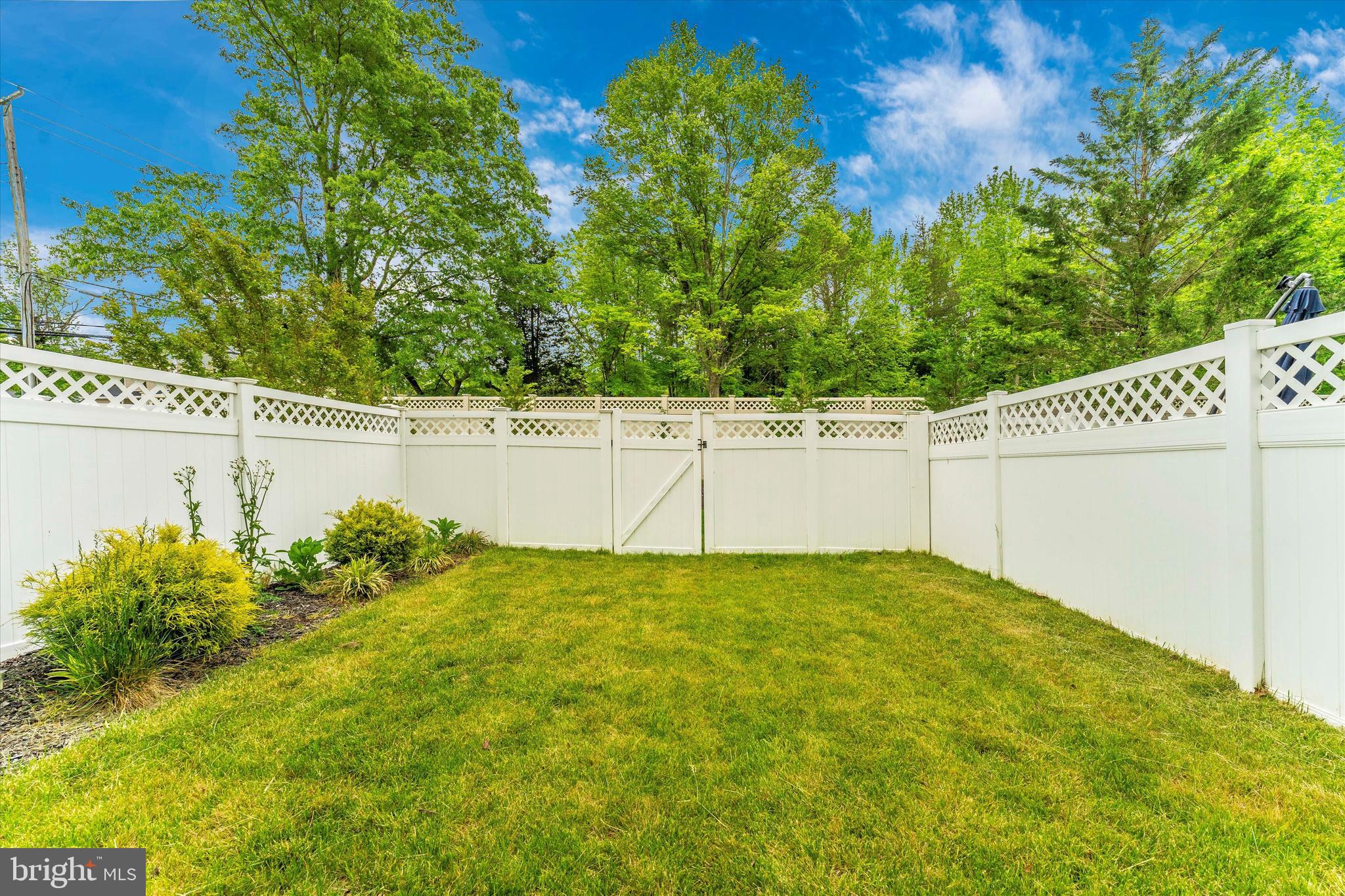 2305 Abby Road Edgewater, MD 21037 - Photo 21 of 36 Beautiful fenced yard with great view