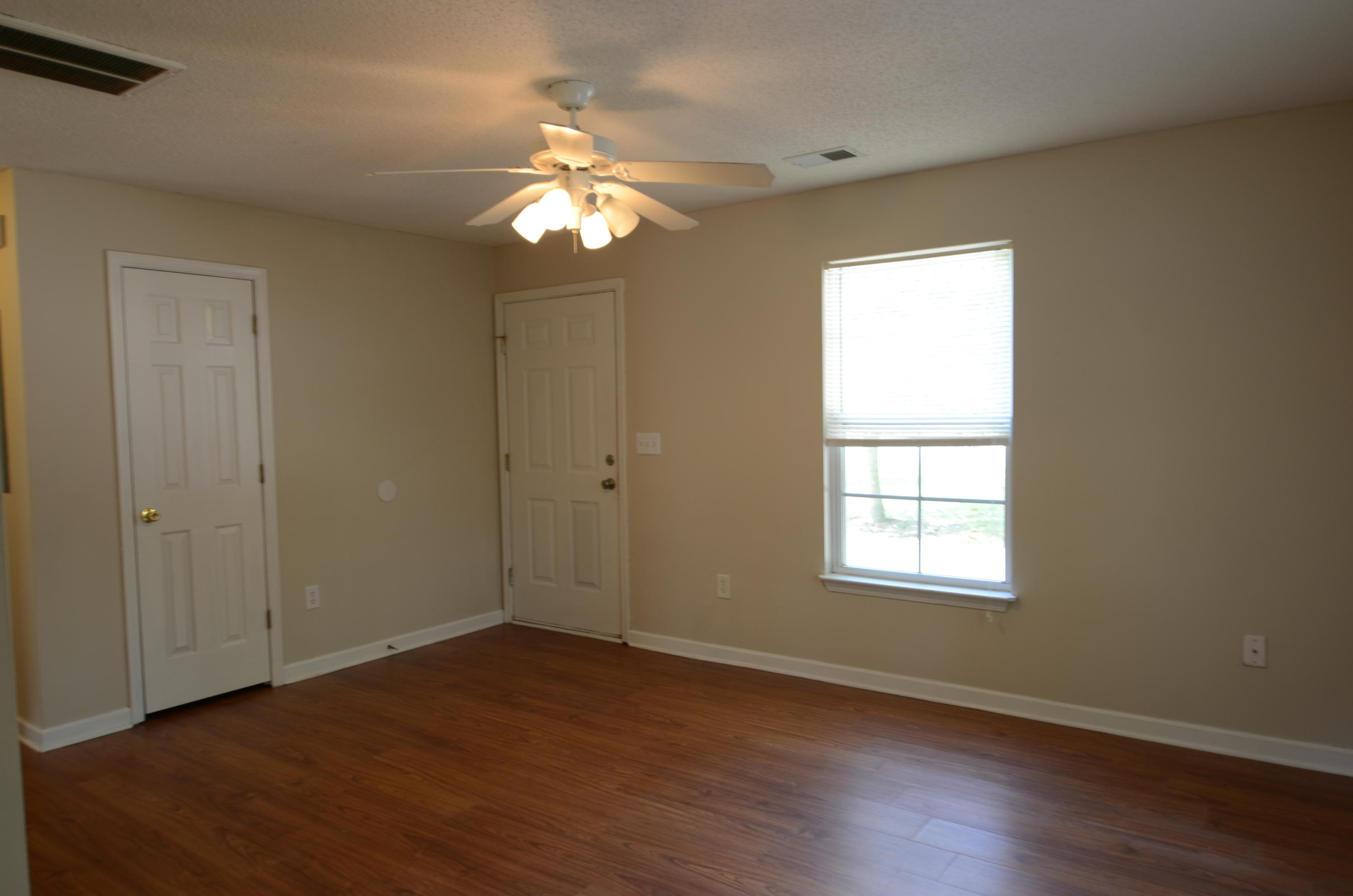 1913 Old Parsonage Road Charleston, SC 29414 - Photo 3 of 24 Living Room - UnitA