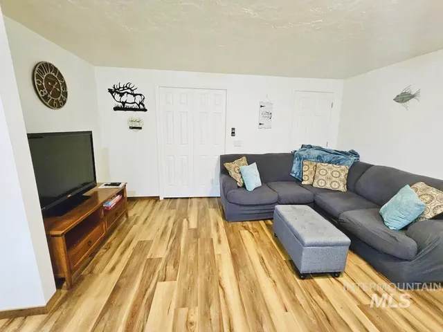 $515,000 | 18699 Family Lane, Lenore, ID 83541