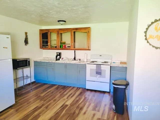 $515,000 | 18699 Family Lane, Lenore, ID 83541