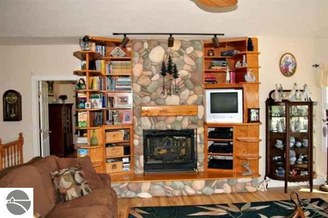 3459 Old Mission Road Traverse City, MI 49686 - Photo 14 of 25 1729256-13.JPG