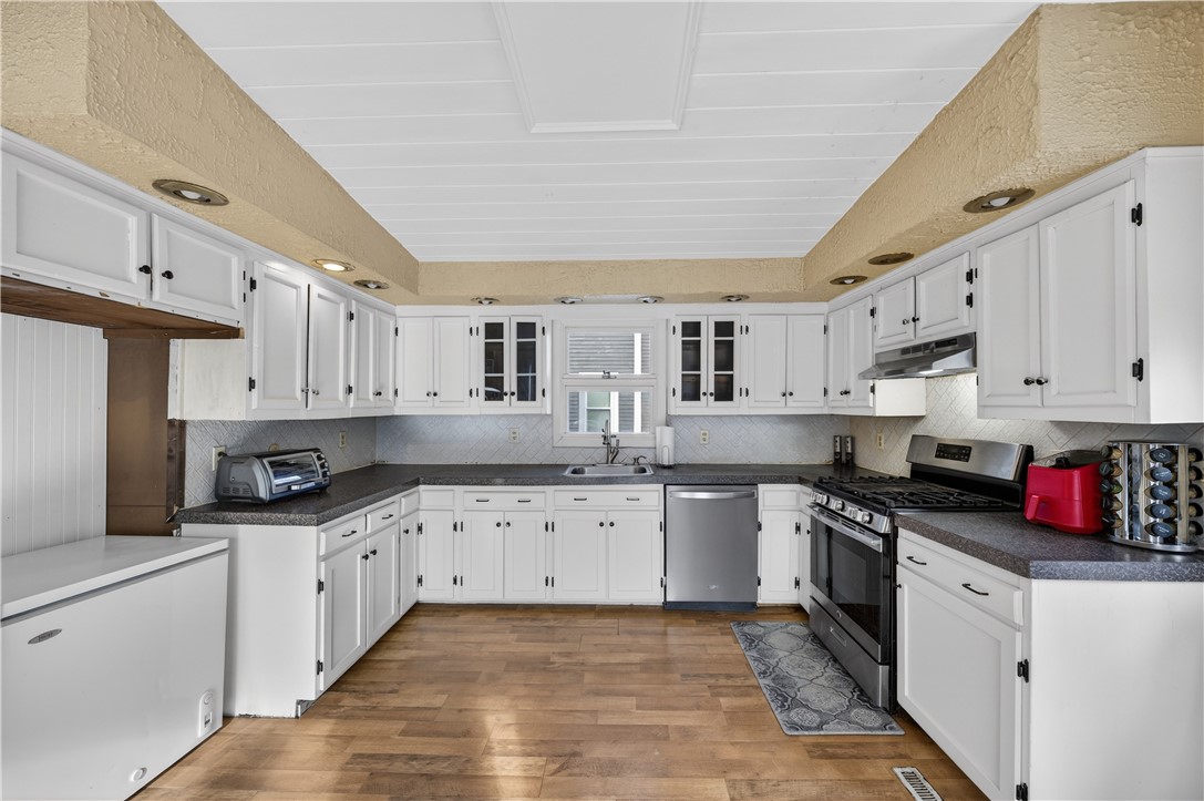 499 Hanover Street Fall River, MA 02720 - Photo 16 of 42