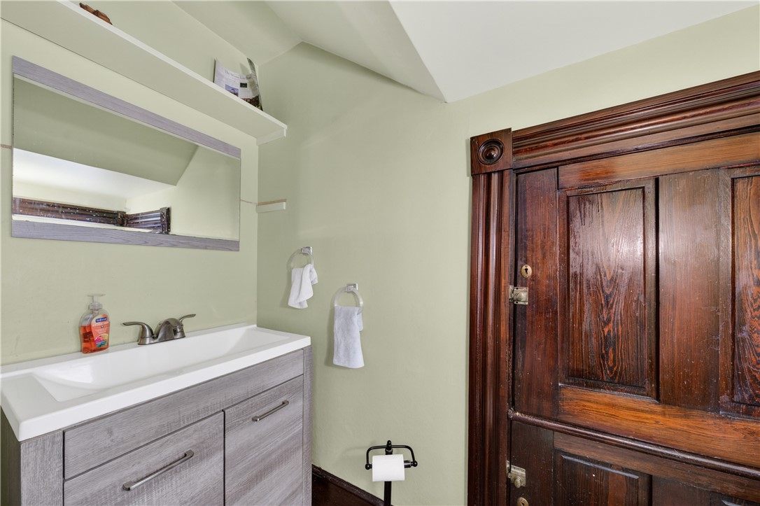 499 Hanover Street Fall River, MA 02720 - Photo 20 of 42