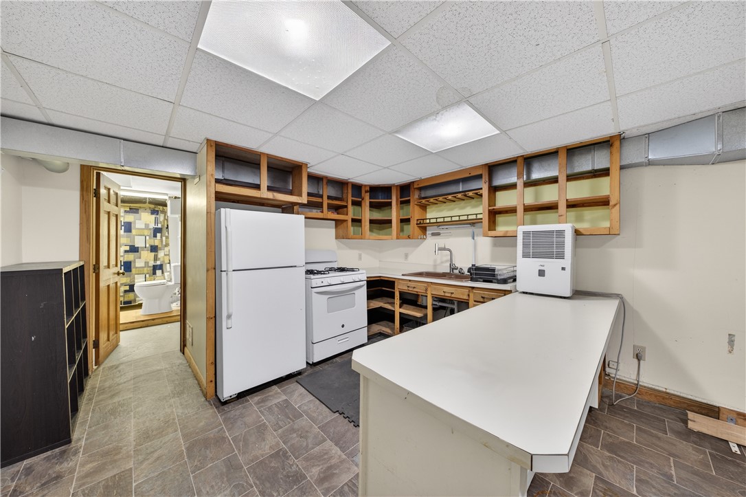 499 Hanover Street Fall River, MA 02720 - Photo 40 of 42