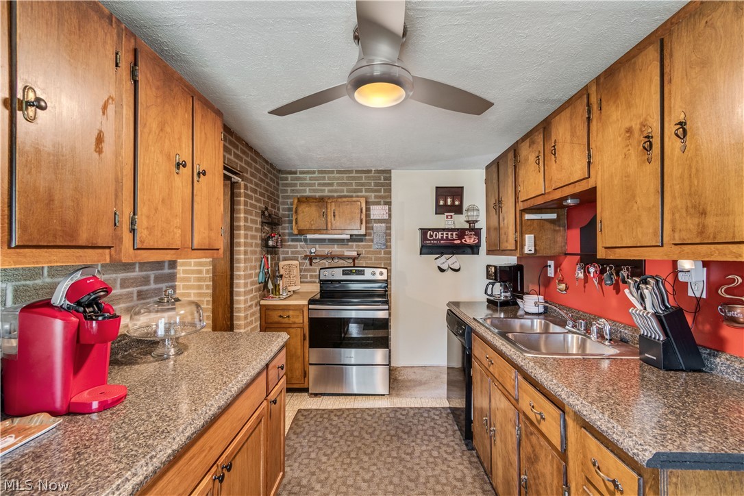 10611 Moss Road Lodi, OH 44254 - Photo 15 of 29 Kitchen