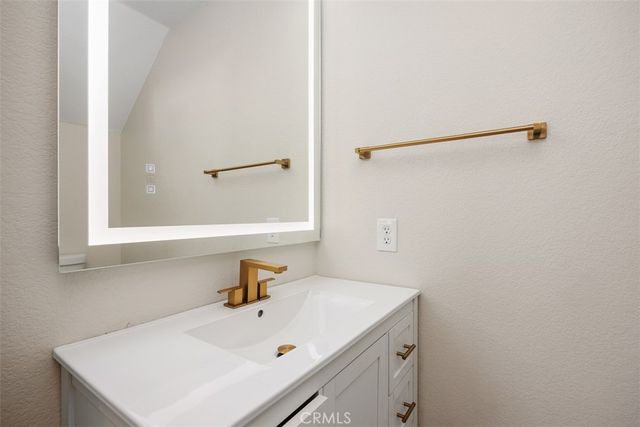 $1,800,000 | 4289 Calle Isabelino, San Diego, CA 92130