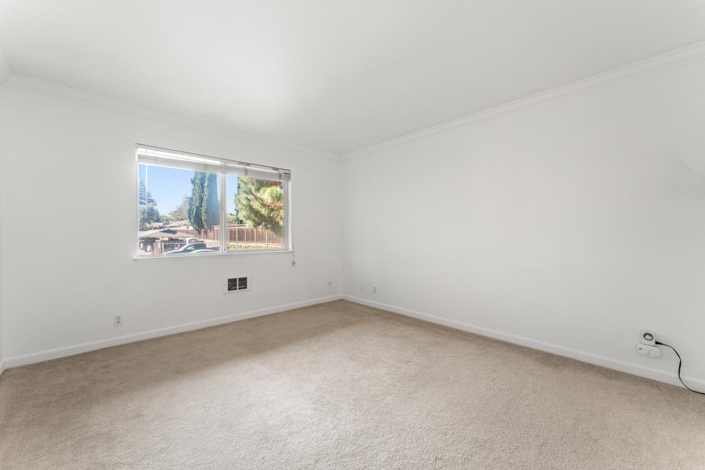 99 East Middlefield Road, Unit 41 Mountain View, CA 94043 - Photo 14 of 37 an empty room with window