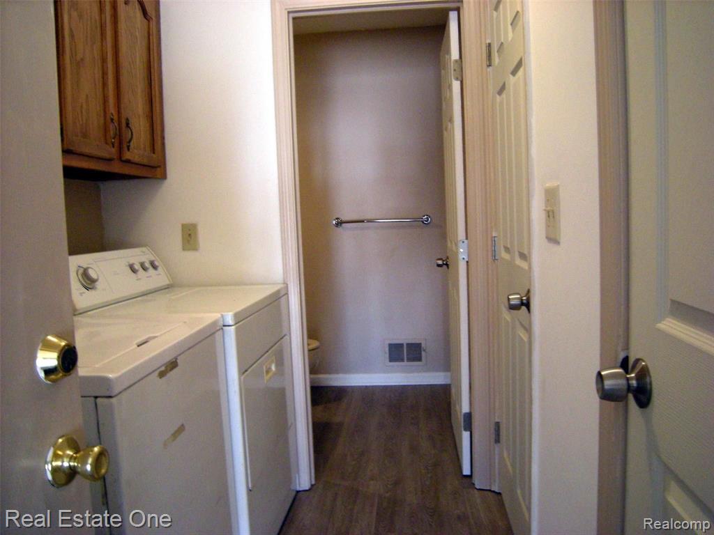 9415 Newburgh Road Livonia, MI 48150 - Photo 27 of 38