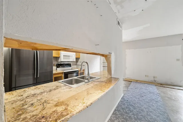 $120,000 | 2143 Lake Village Drive, Kingwood, TX 77339