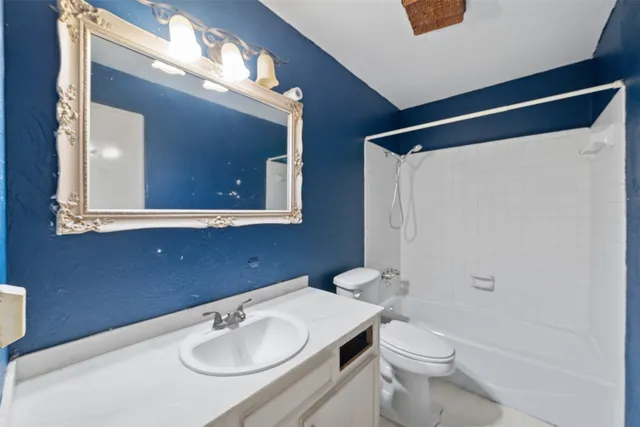 $120,000 | 2143 Lake Village Drive, Kingwood, TX 77339