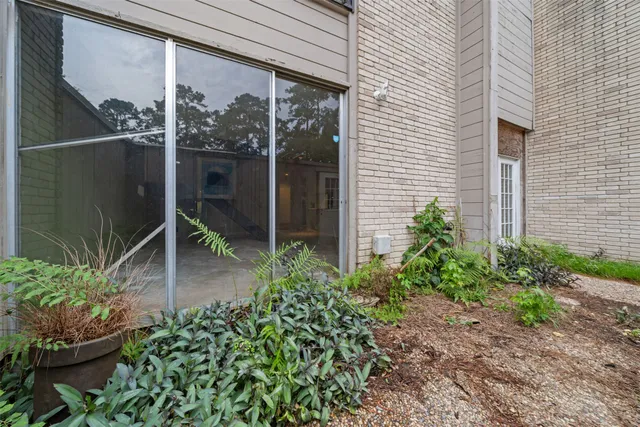 $120,000 | 2143 Lake Village Drive, Kingwood, TX 77339