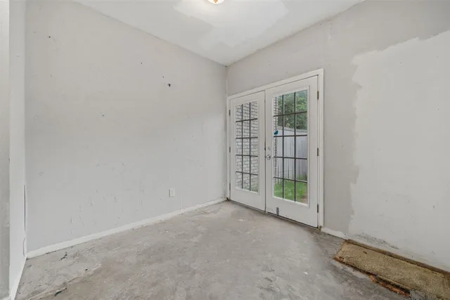 $120,000 | 2143 Lake Village Drive, Kingwood, TX 77339