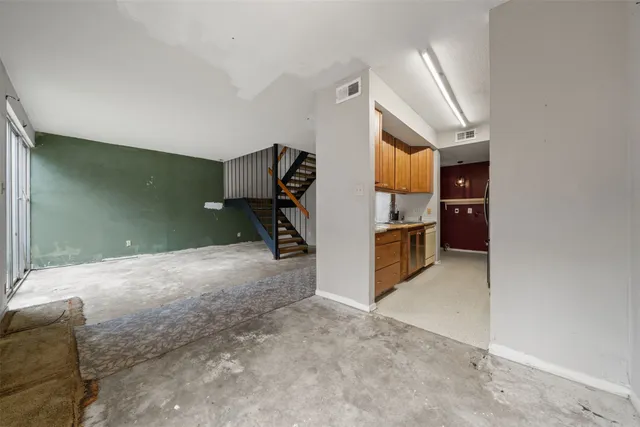 $120,000 | 2143 Lake Village Drive, Kingwood, TX 77339