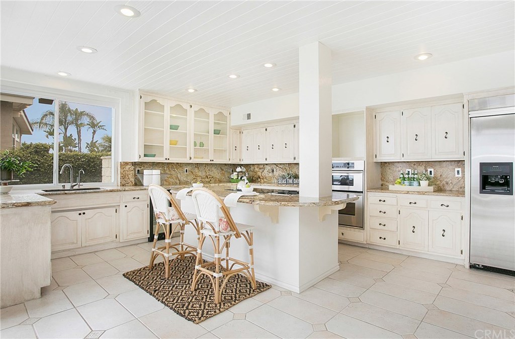 775 Kendall Drive Laguna Beach, CA 92651 - Photo 11 of 36