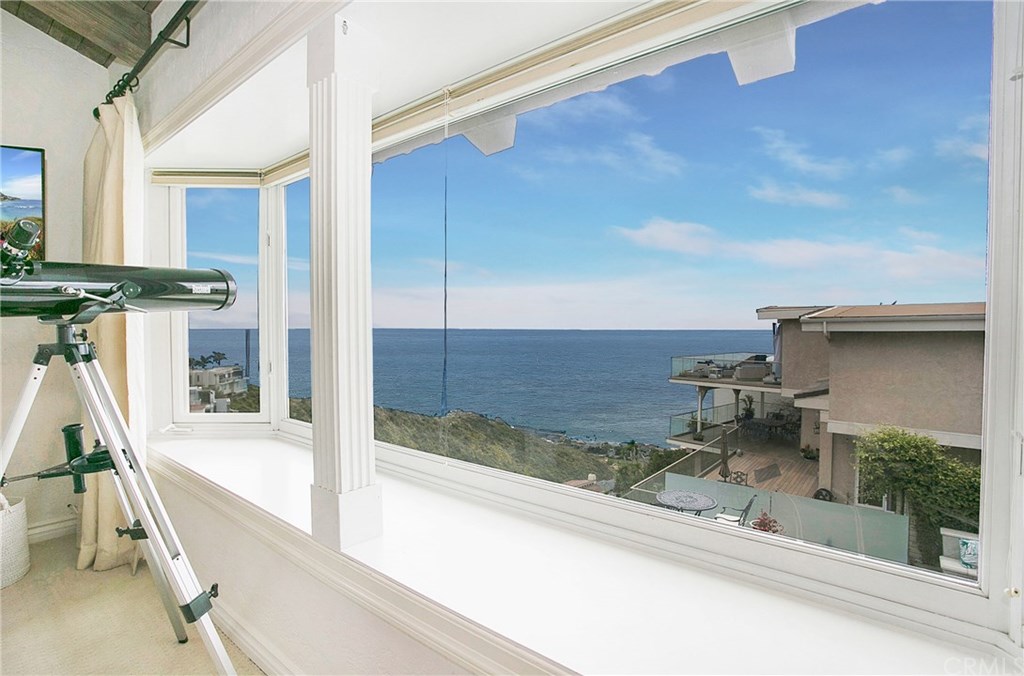 775 Kendall Drive Laguna Beach, CA 92651 - Photo 3 of 36