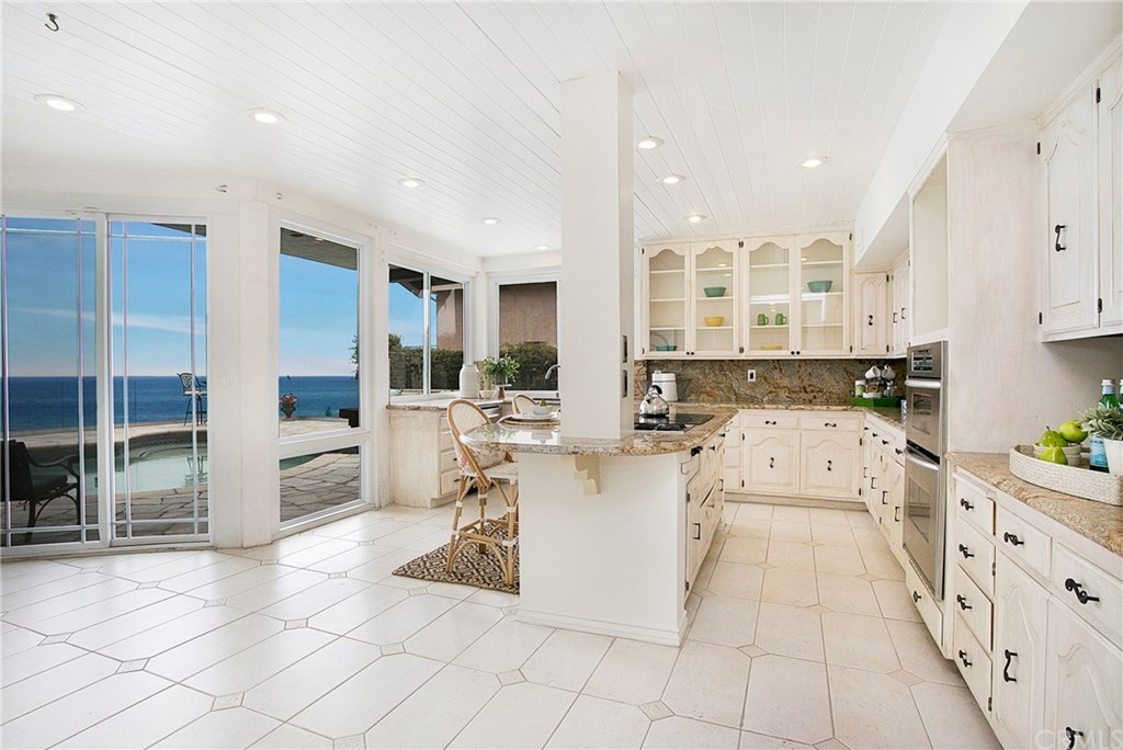 775 Kendall Drive Laguna Beach, CA 92651 - Photo 10 of 36