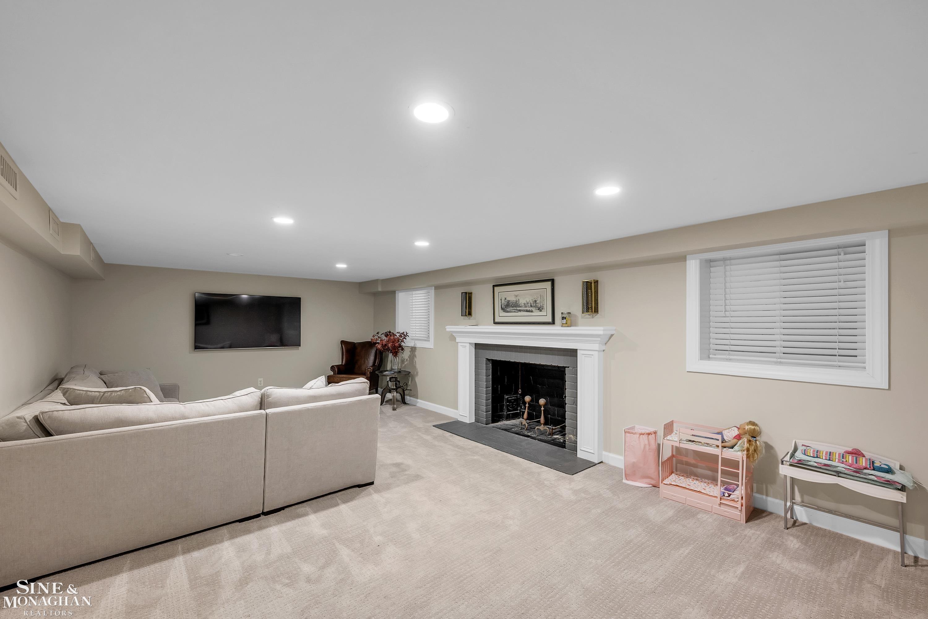 276 Cloverly Road Grosse Pointe Farms, MI 48236 - Photo 55 of 75