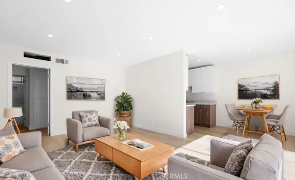 $2,600 | 7961 Willis Avenue, Unit 18, Panorama City, CA 91402