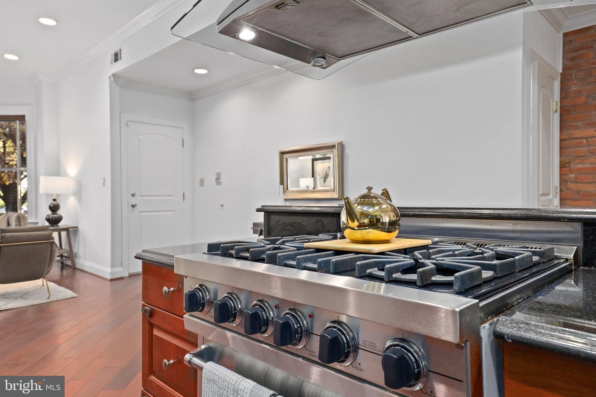 1832 Calvert Street Northwest, Unit 2 Washington, DC 20009 - Photo 7 of 23 Gallery Image 7