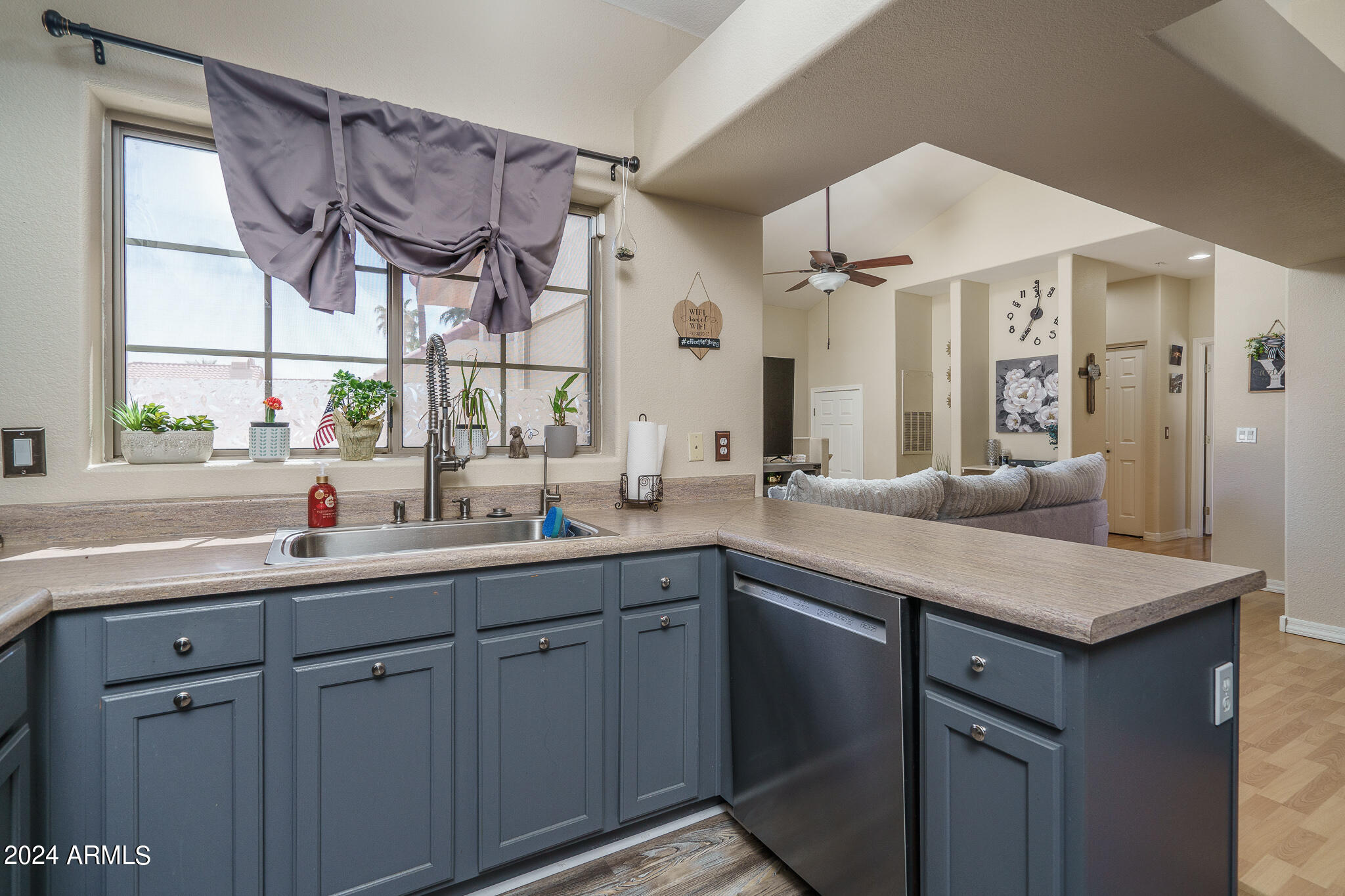 2801 North Litchfield Road, Unit 9 Goodyear, AZ 85395 - Photo 12 of 27 11) KITCHEN