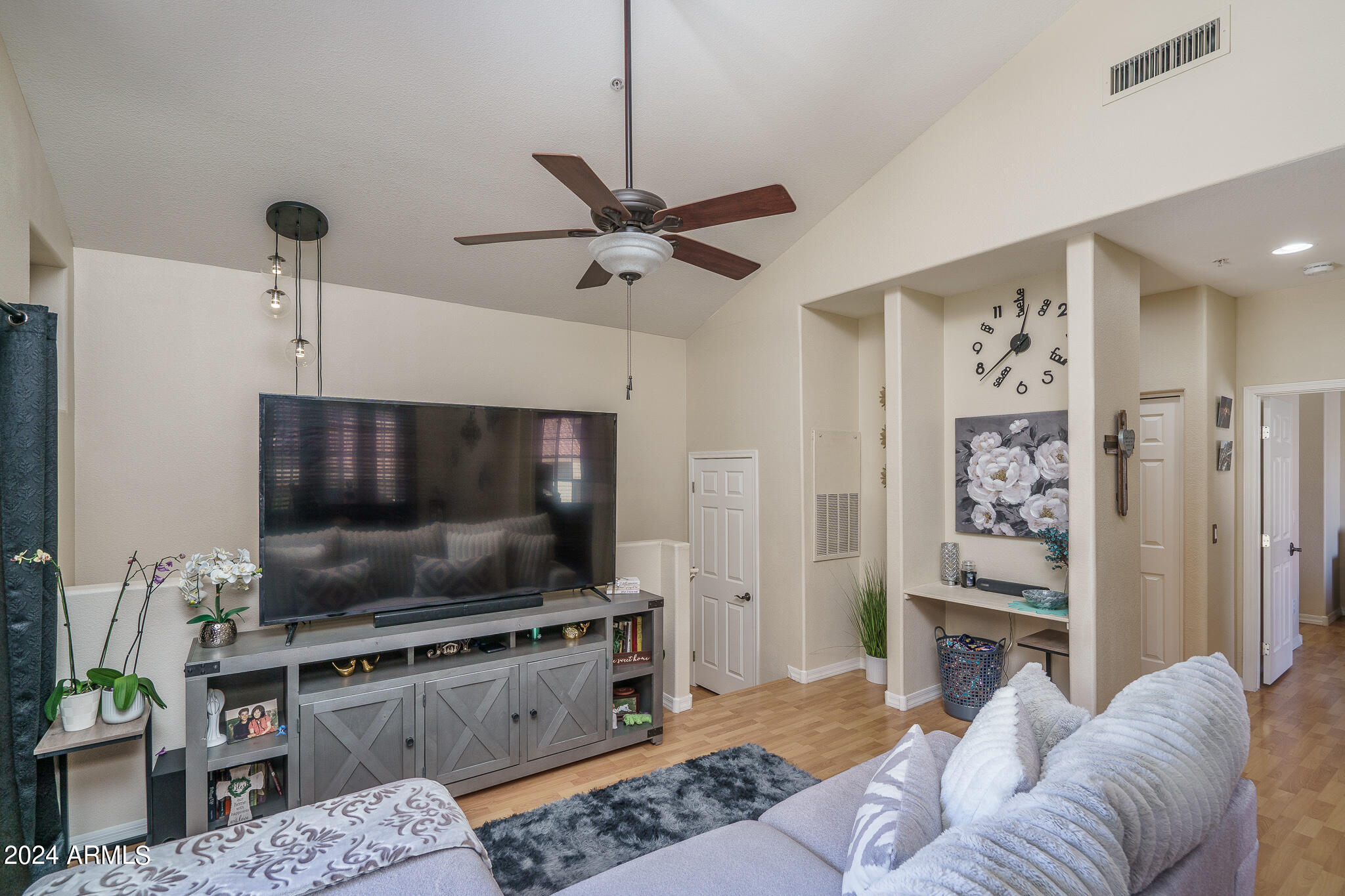 2801 North Litchfield Road, Unit 9 Goodyear, AZ 85395 - Photo 7 of 27 6) GREAT ROOM