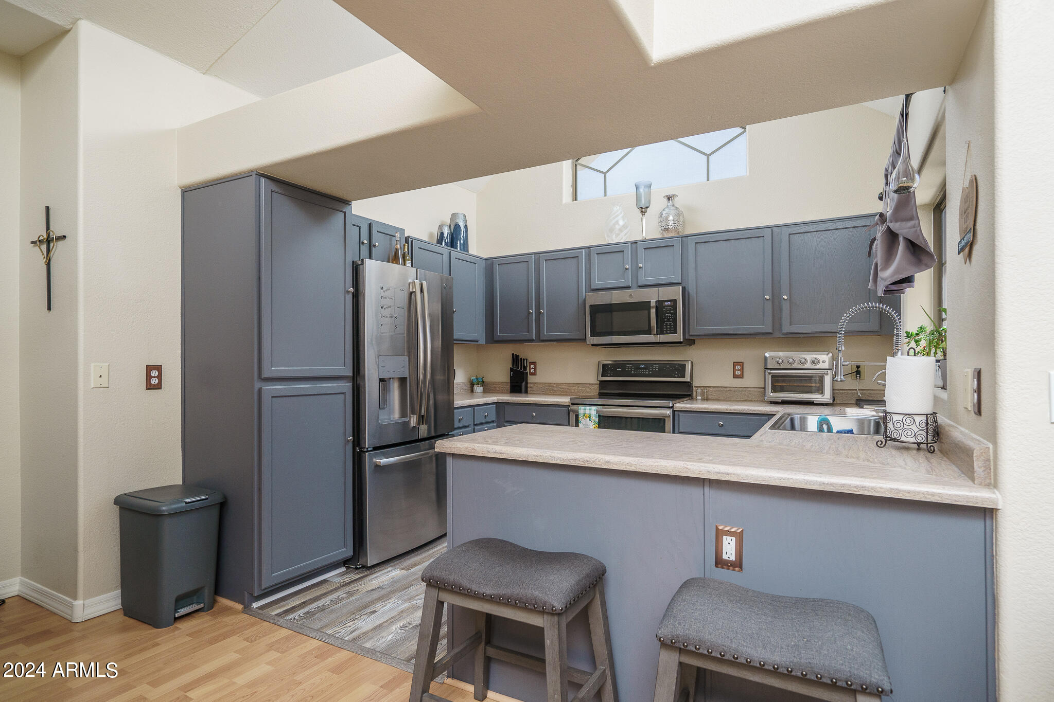 2801 North Litchfield Road, Unit 9 Goodyear, AZ 85395 - Photo 10 of 27 9) KITCHEN