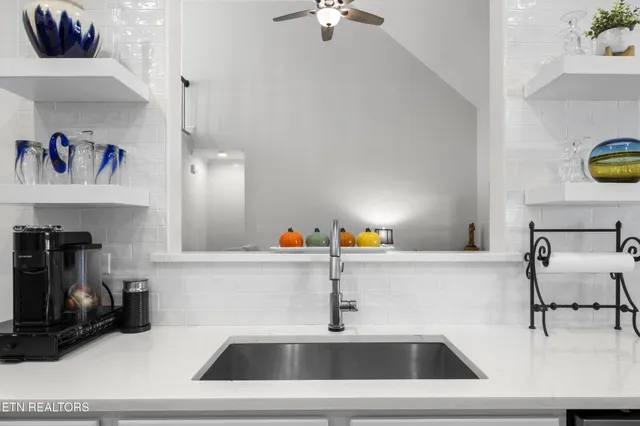 $715,000 | 3005 Cambridge Shores Lane, Knoxville, TN 37938