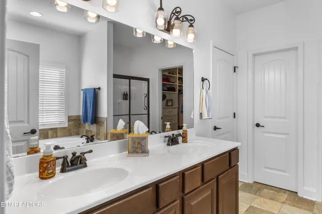 $715,000 | 3005 Cambridge Shores Lane, Knoxville, TN 37938