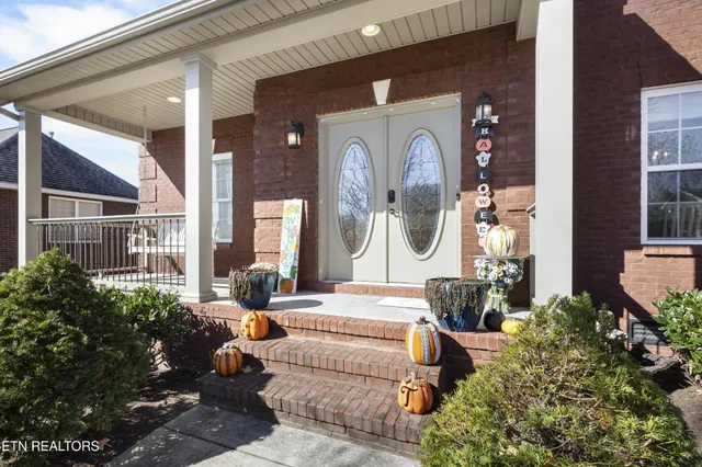 $715,000 | 3005 Cambridge Shores Lane, Knoxville, TN 37938