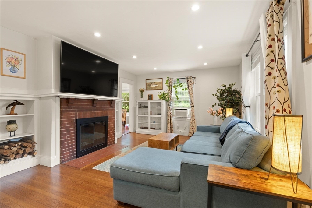 67 Washington Street Reading, MA 01867 - Photo 11 of 42 Gallery Image 11
