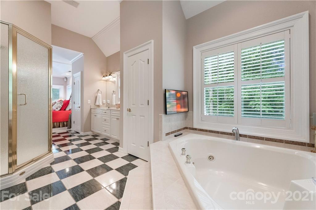 7534 Buckland Road Charlotte, NC 28278 - Photo 22 of 37 Gallery Image 22