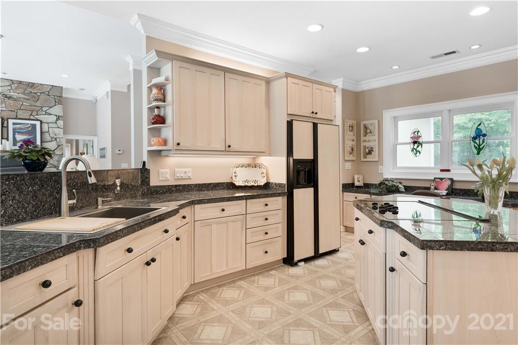 7534 Buckland Road Charlotte, NC 28278 - Photo 30 of 37 Gallery Image 30