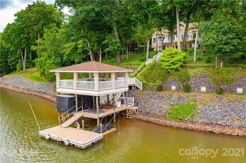 7534 Buckland Road Charlotte, NC 28278 - Photo 4 of 37 Gallery Image 4