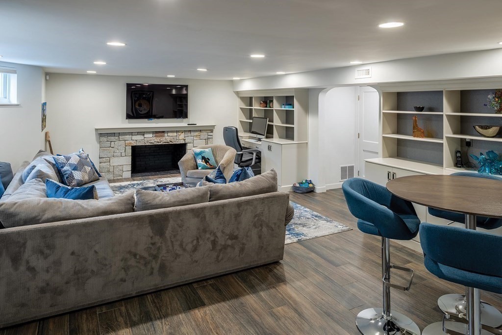 107 Mary Ellen Road Newton, MA 02468 - Photo 13 of 18 Gallery Image 13