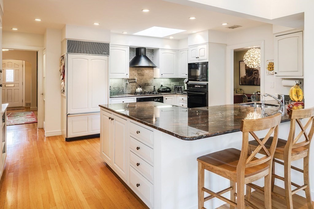 107 Mary Ellen Road Newton, MA 02468 - Photo 4 of 18 Gallery Image 4