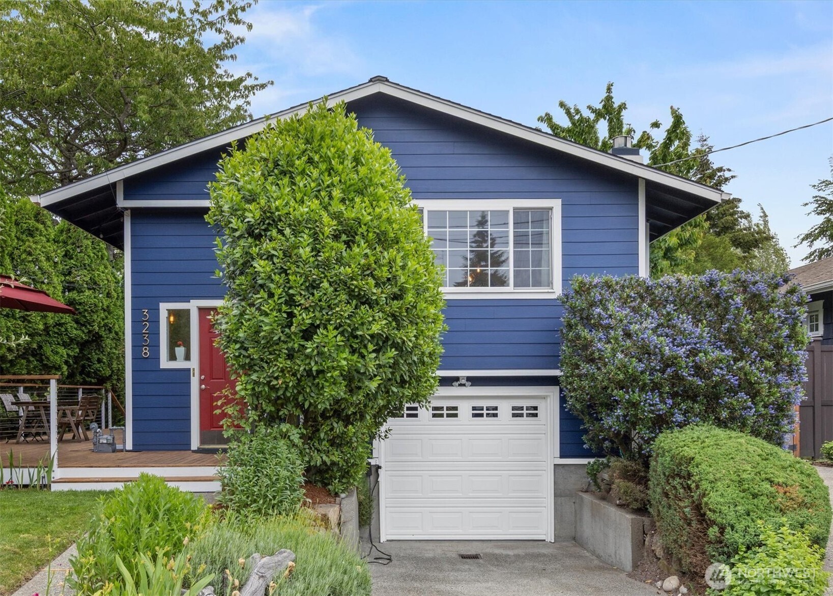3238 Walnut Avenue Southwest Seattle, WA 98116 - Photo 2 of 40