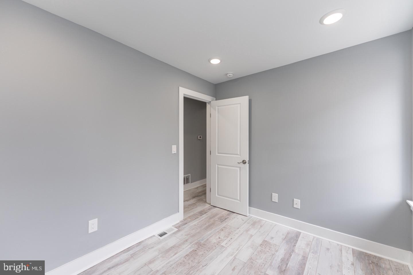 3252 Miller Street Philadelphia, PA 19134 - Photo 8 of 35