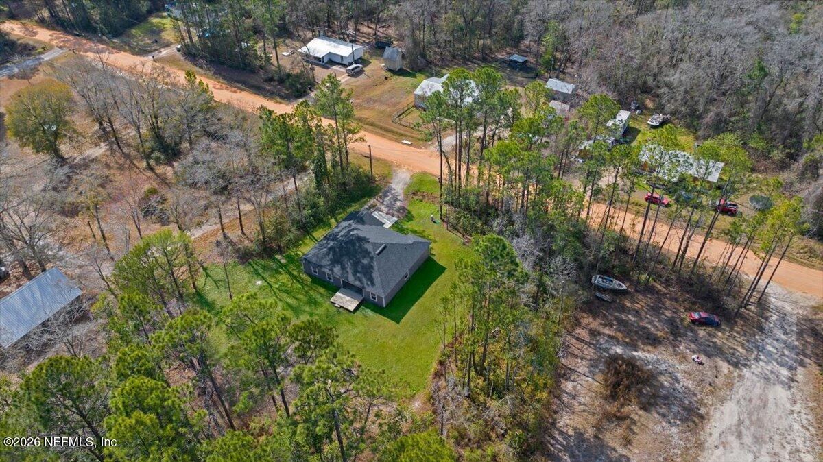 2383 Daisy Street Middleburg, FL 32068 - Photo 32 of 33 a view of a garden with plants