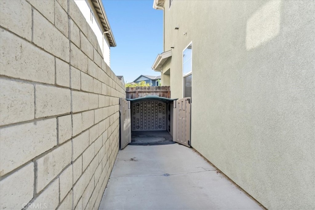 17557 Buttonwood Lane Carson, CA 90746 - Photo 37 of 43