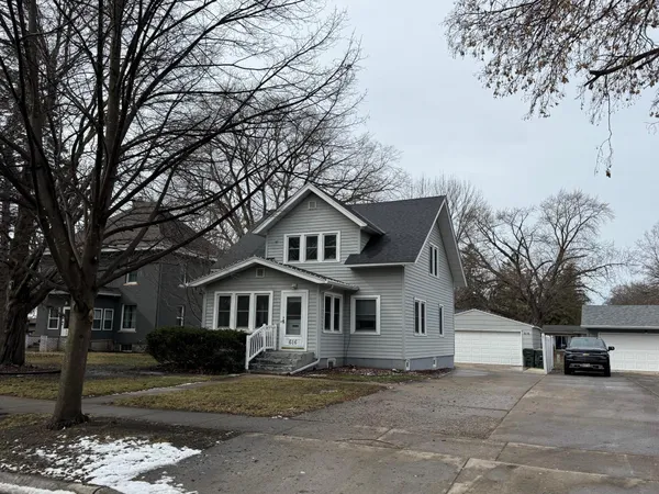 $285,000 | 616 Lynn Road Southwest, Hutchinson, MN 55350