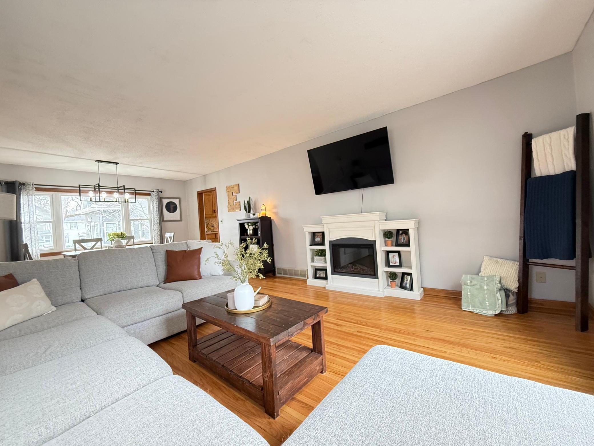 616 Lynn Road Southwest Hutchinson, MN 55350 - Photo 2 of 31