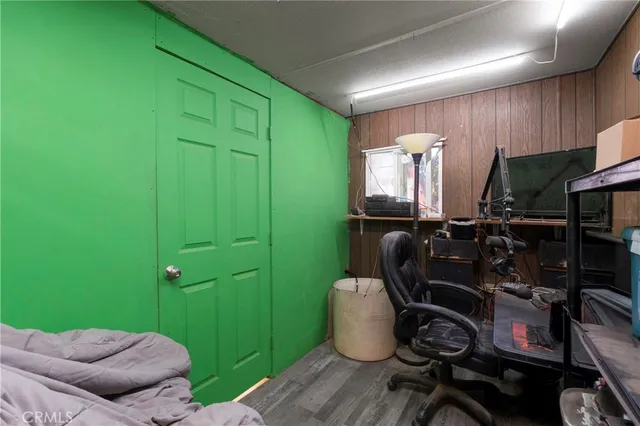 $179,999 | 18340 Walnut Avenue, Lake Elsinore, CA 92532